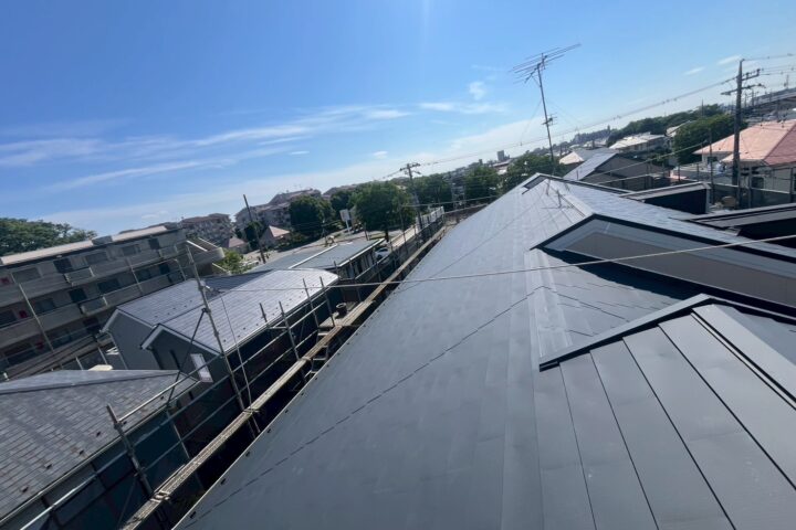 伊勢崎市 S様アパート スレート屋根から金属屋根にカバー工法