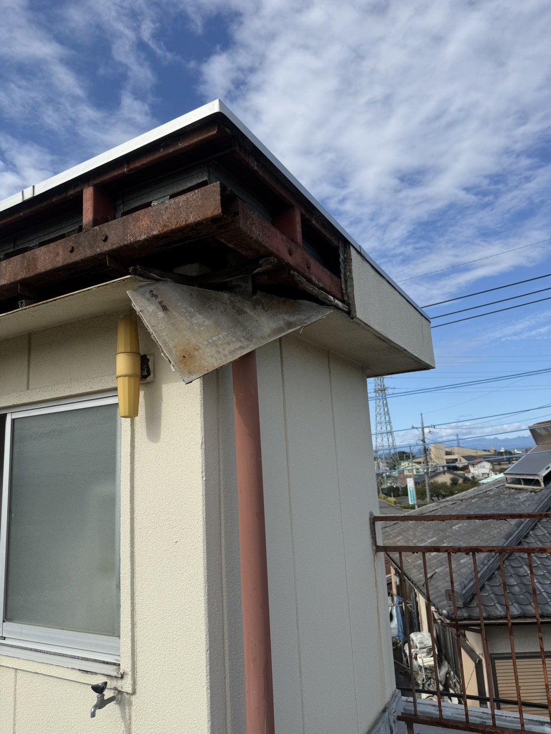 【太田市】劣化した外壁が落下!ひび割れなどの症状は早めの点検を