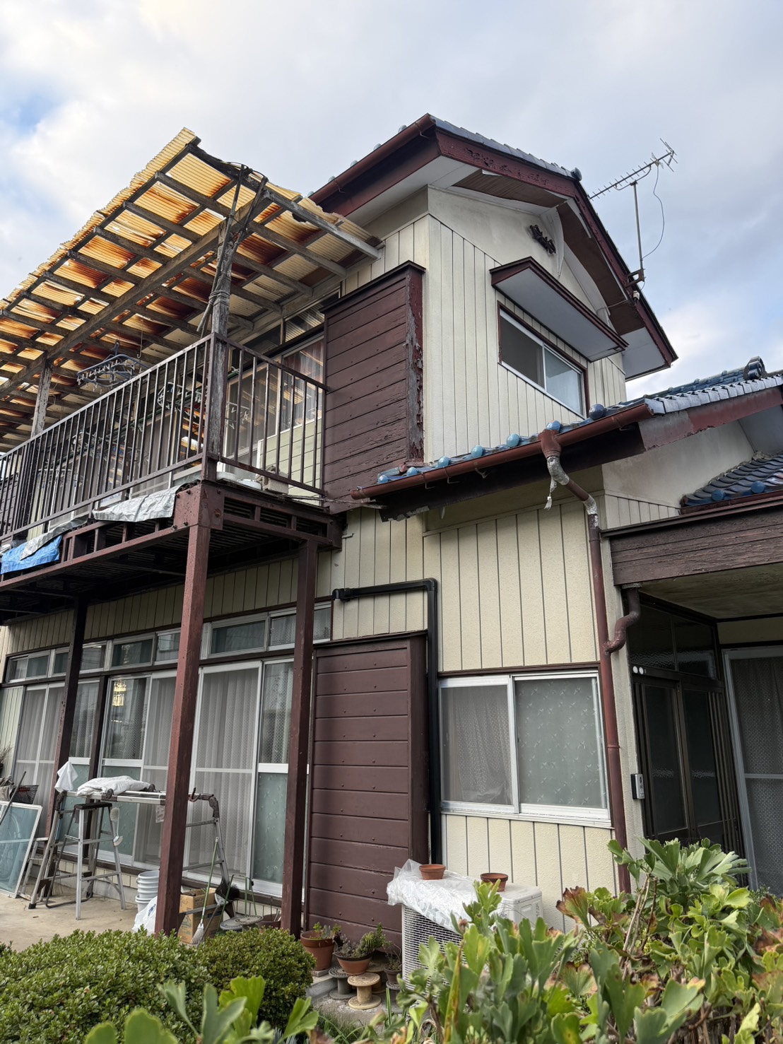 突然の訪問営業に不安を感じたお客様からご相談！屋根・外壁の劣化状況を確認しました